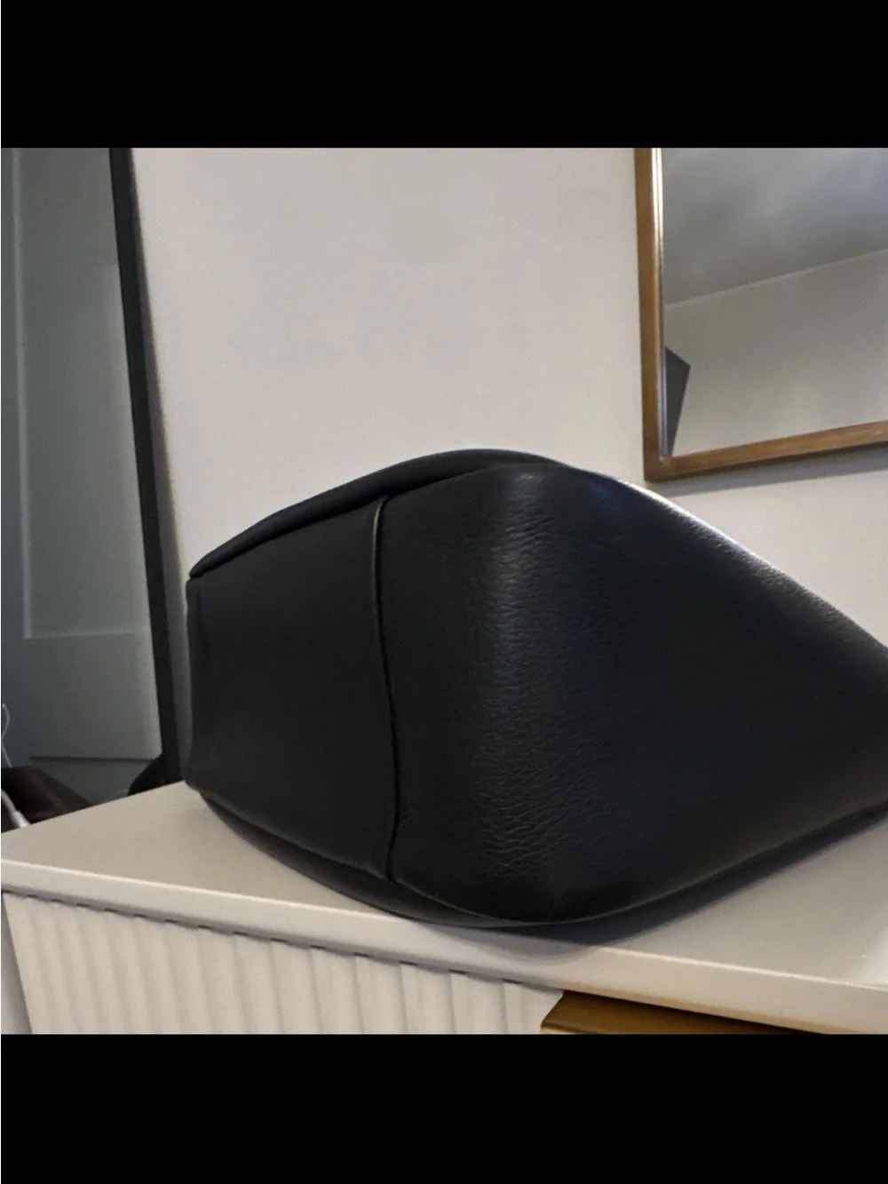 Saint Laurent Black Le 5 à 7 Hobo Bag /Large